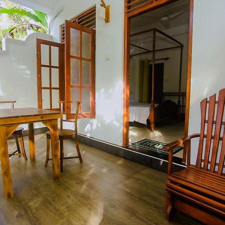 Bed and Breakfast Little Angels Mirissa Exterior foto