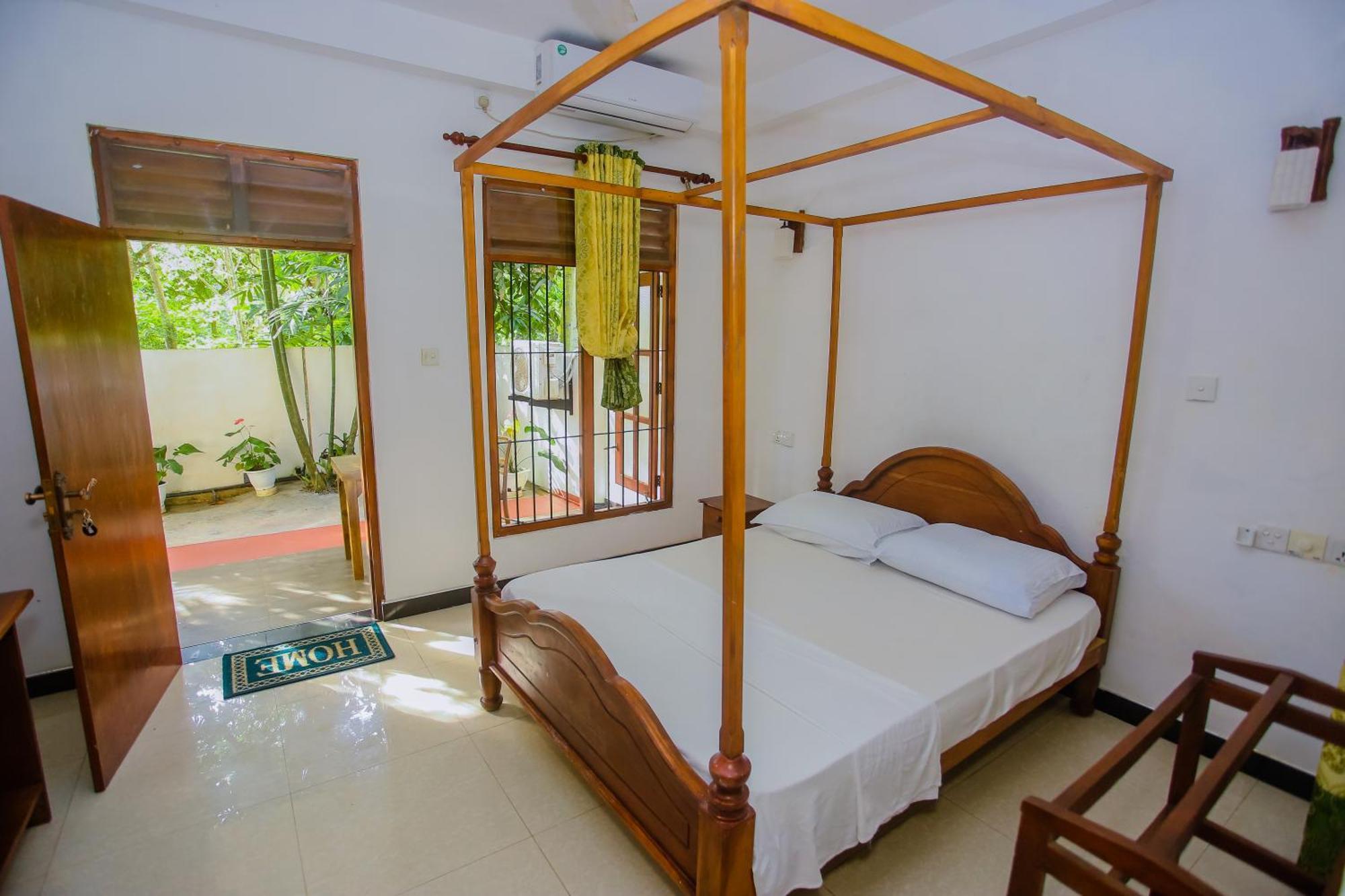 Bed and Breakfast Little Angels Mirissa Exterior foto