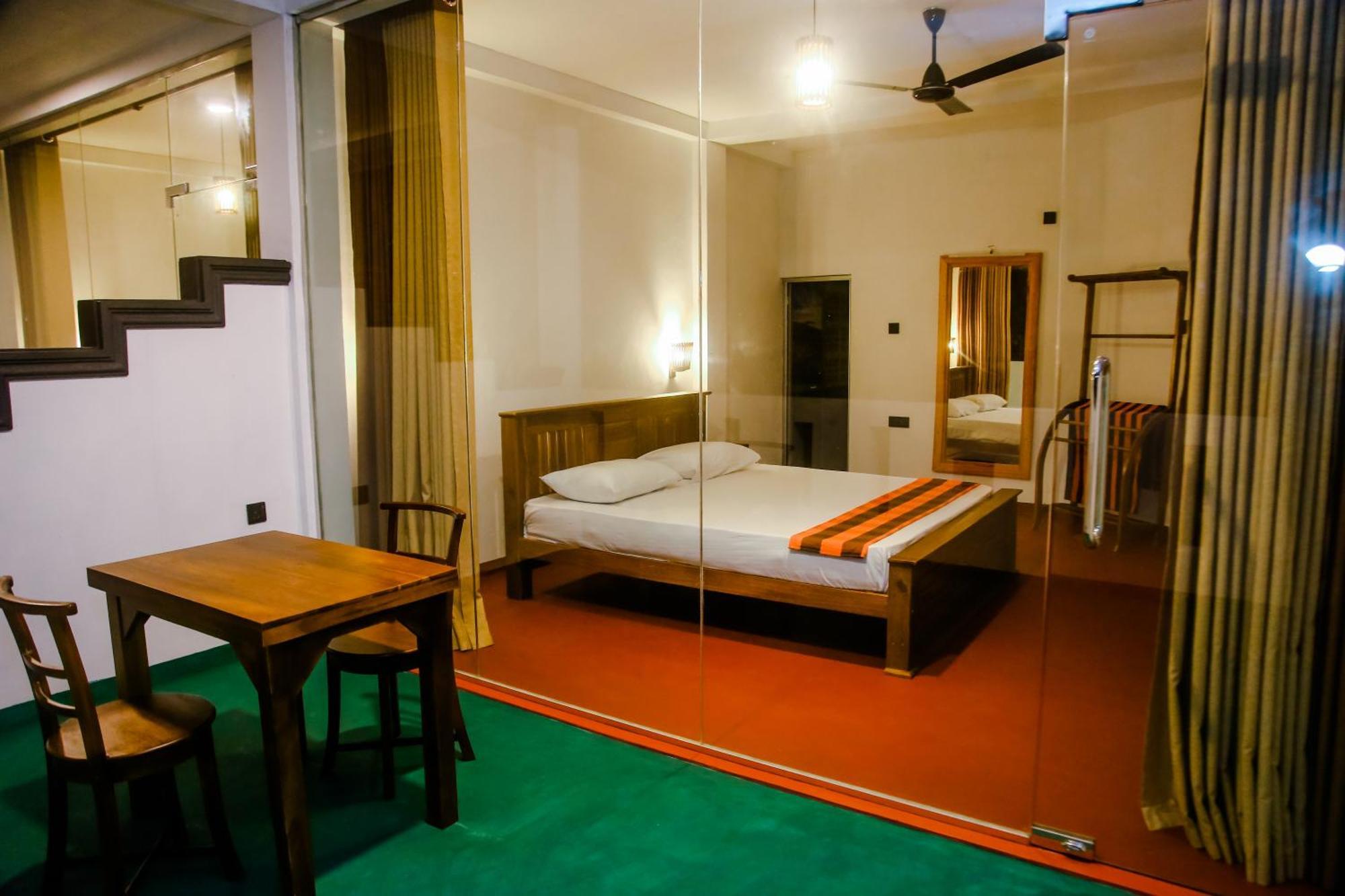 Bed and Breakfast Little Angels Mirissa Exterior foto