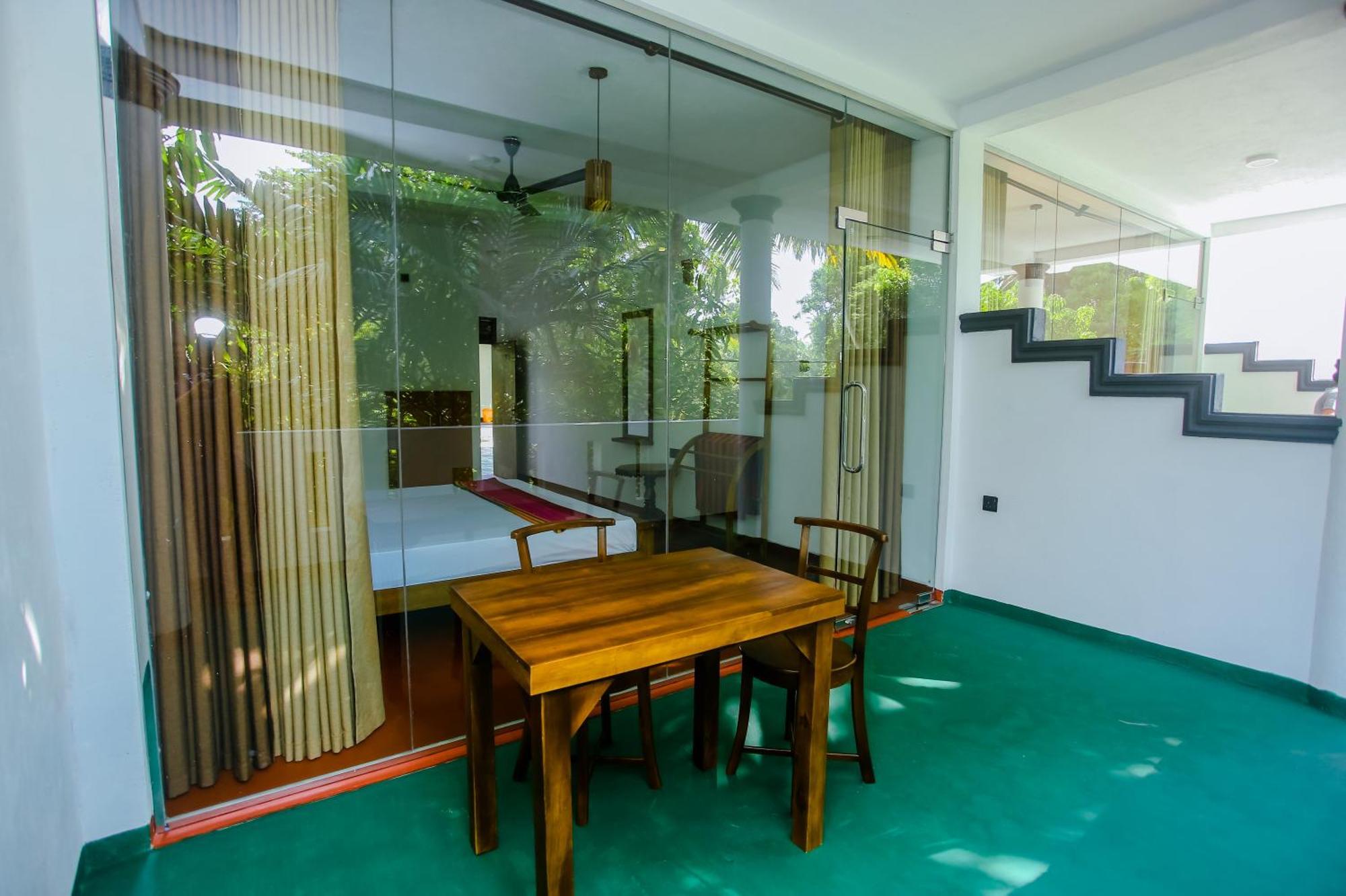 Bed and Breakfast Little Angels Mirissa Exterior foto