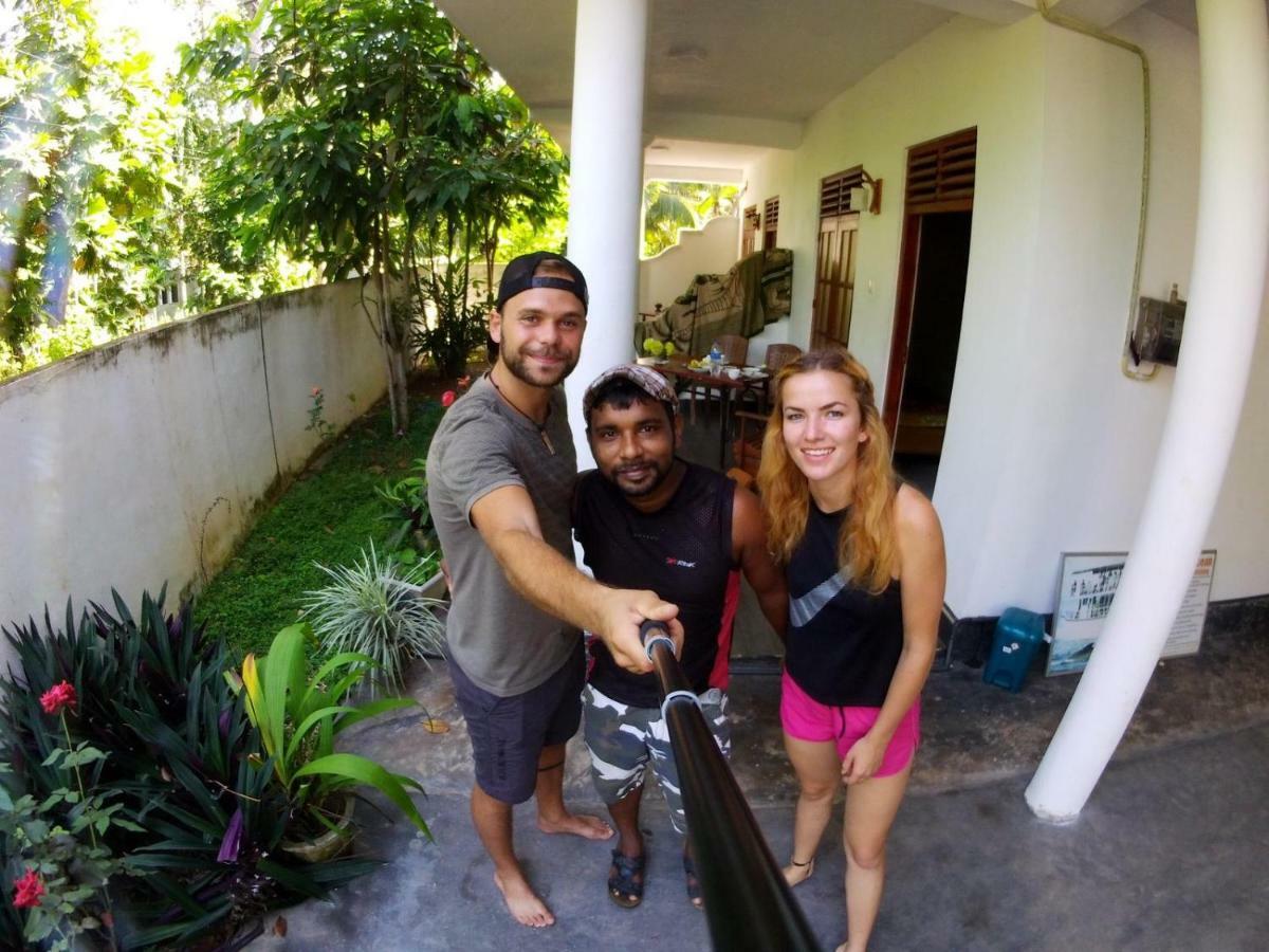 Bed and Breakfast Little Angels Mirissa Exterior foto
